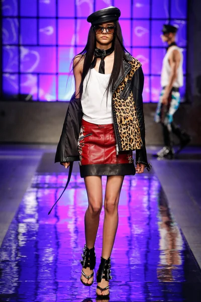 Look 9